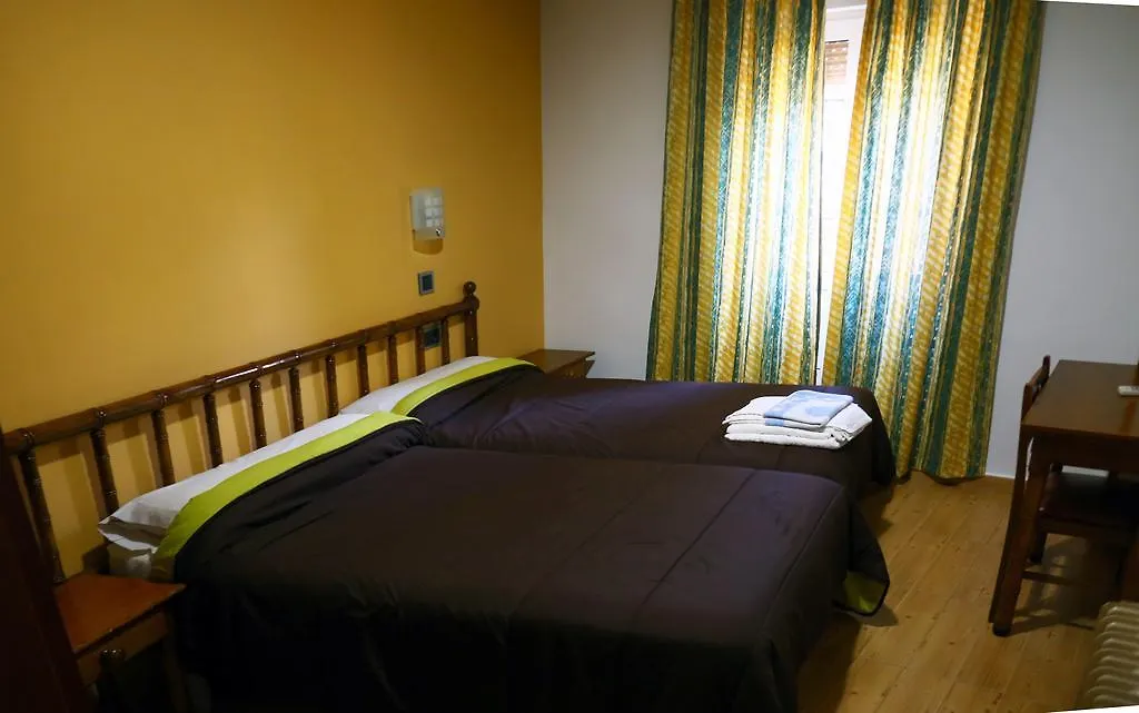 Hostal Muralla-1