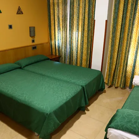 Hostal Muralla-3